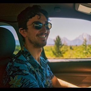 Meet your Posher, Max